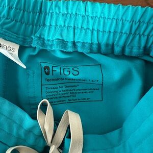 Figs Teal Scrub Set
